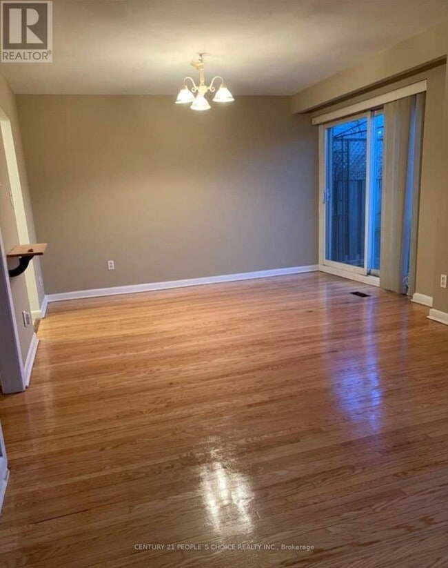 Building Photo - 3308-3308 The Credit Woodlands
