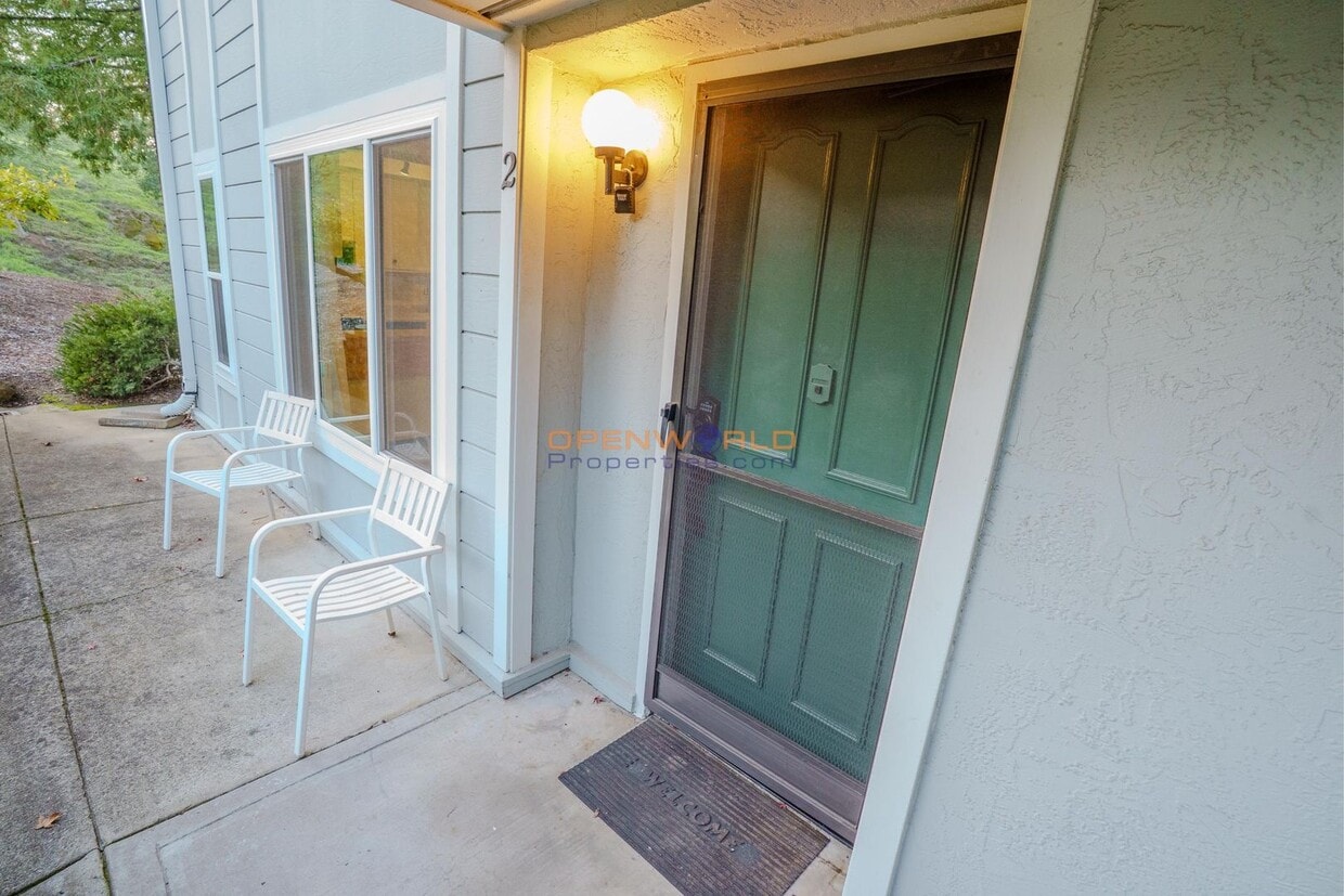 Foto principal - Rossmoor 55+ Living — One BR/One BA Del Monte Model (733 SF) — Peaceful, Updated, Sun-Filled Home