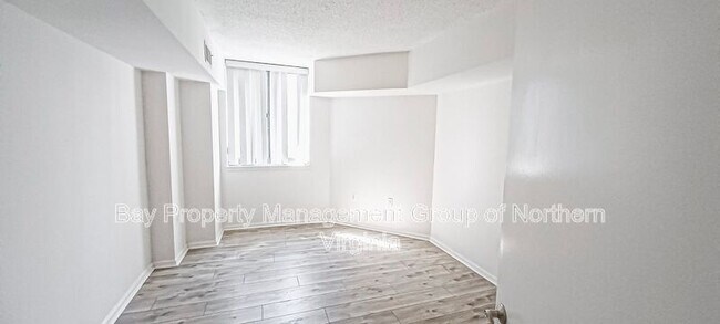 Foto del edificio - 1001 N Randolph St