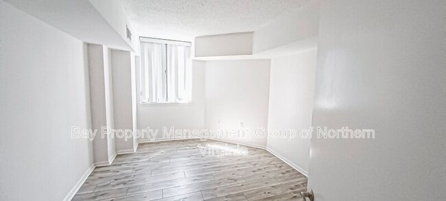Building Photo - 1001 N Randolph St