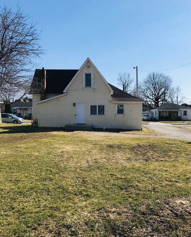 Building Photo - 612 W Jackson St