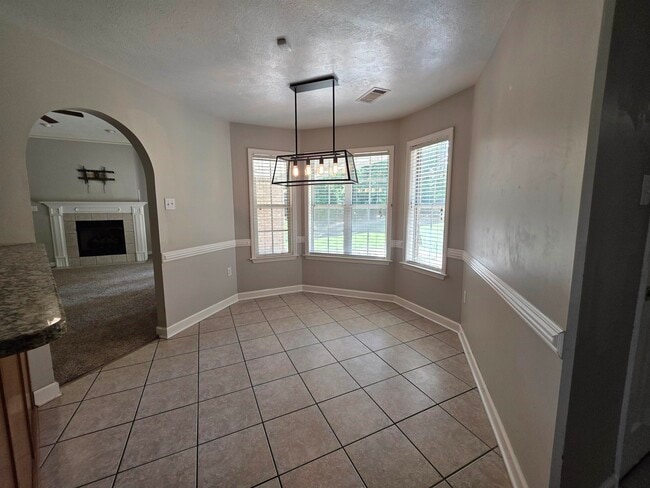 Building Photo - 995 Williamsburg Dr