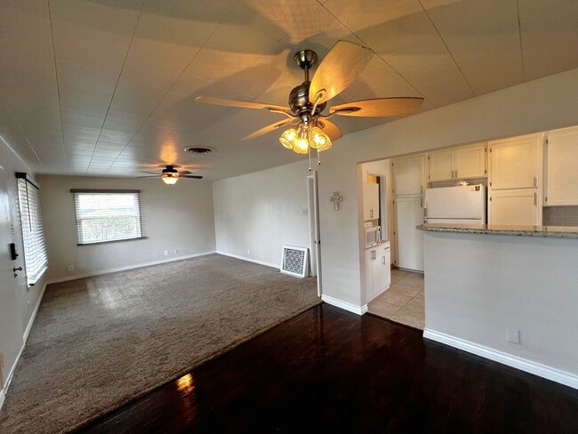 Building Photo - 1788 Camino Primavera