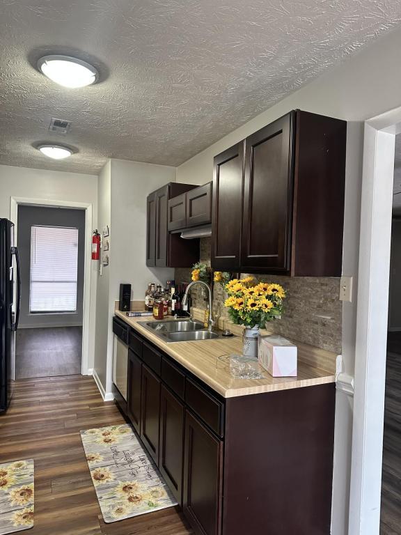 Foto del edificio - 3071 Cricket Rd