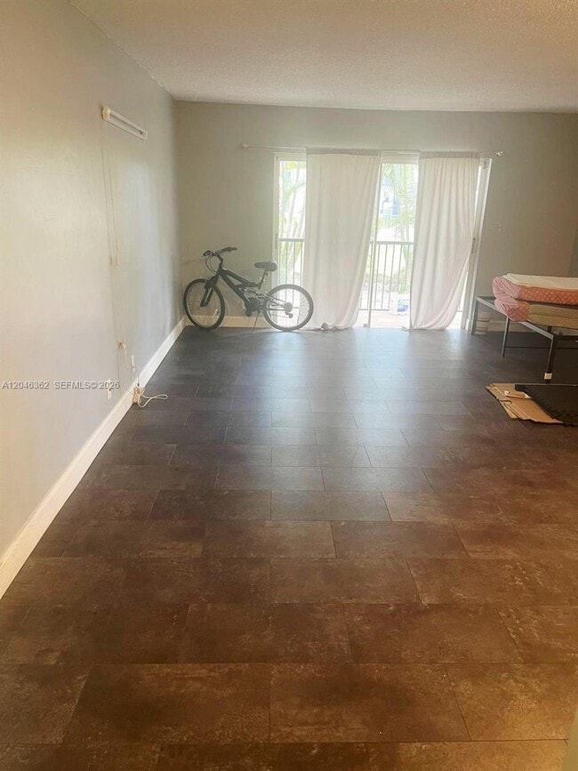 Building Photo - 5961 N Falls Cir Dr