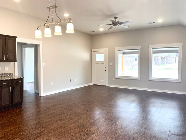 Building Photo - 316 Wolf Den - For RENT!