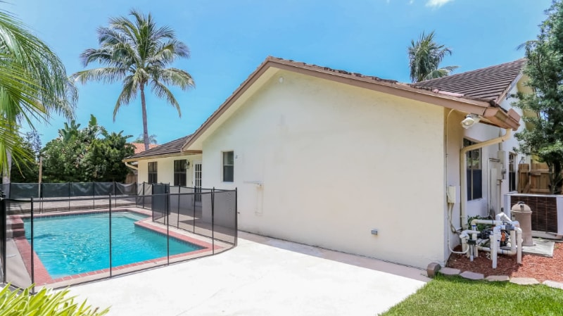 Foto principal - 2447 Apache Ln
