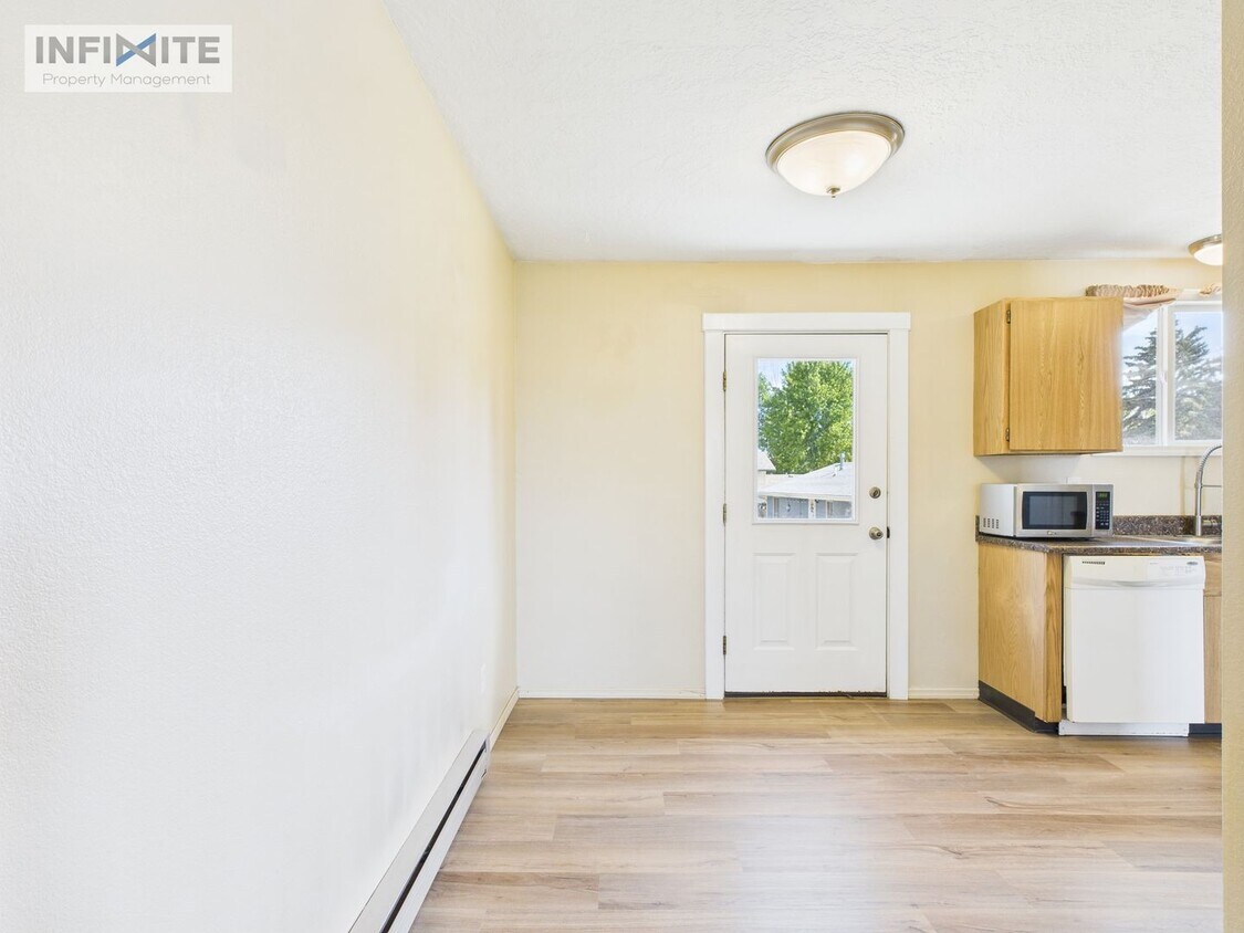 Foto principal - 2 Bed | 1 Bath | 884 Sq Ft