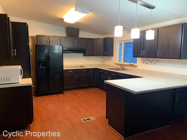 Building Photo - 3 br, 2 bath House - 3320 Baker