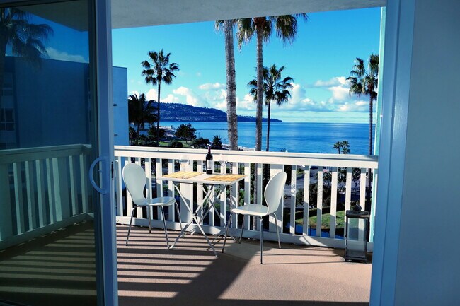 630 The Village Unit 215, Redondo Beach, CA 90277 - Condo ...