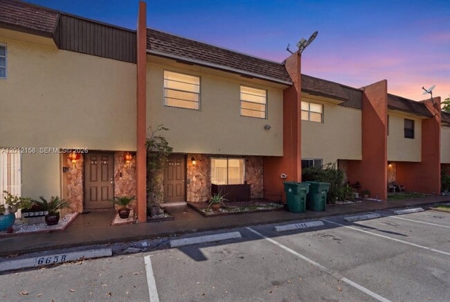 Building Photo - 6656 SW 41st St