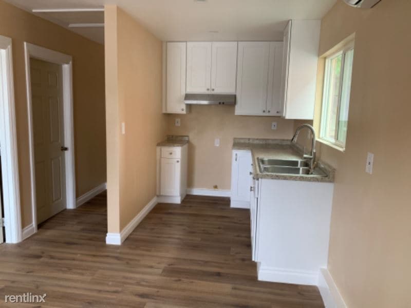 Primary Photo - 1 br, 1 bath Apartment - 1045 W 73rd St