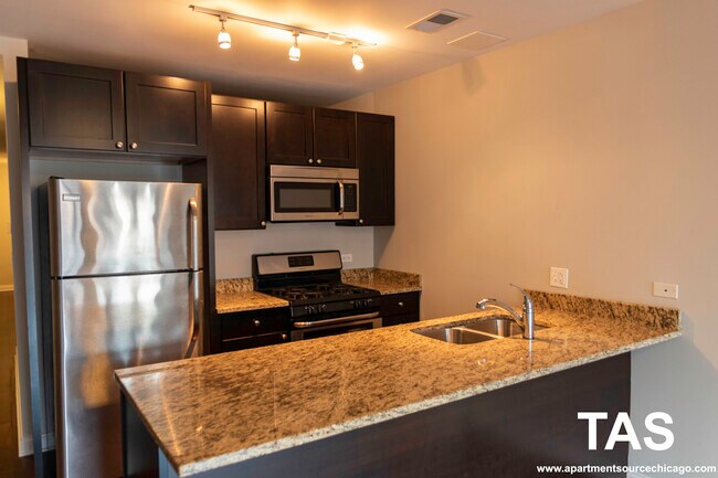 Building Photo - 1464 S Michigan Ave