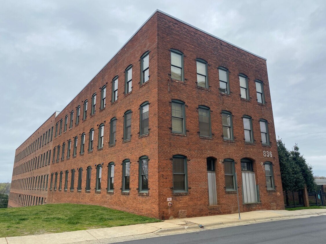 Photo - 836 Oak Street #302