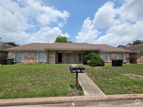 Building Photo - 12738 Shannon Hills Dr