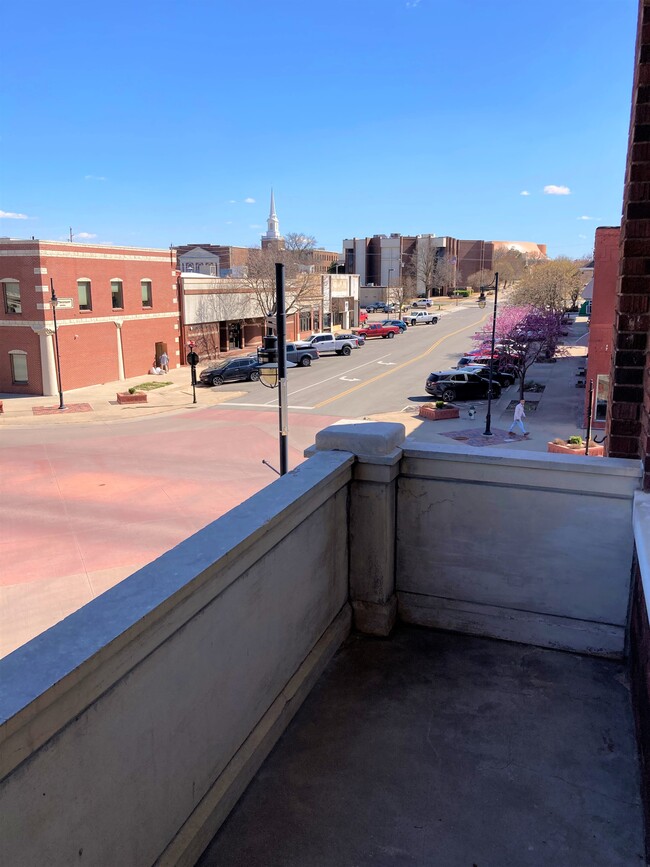 Building Photo - 222 SE Frank Phillips Blvd