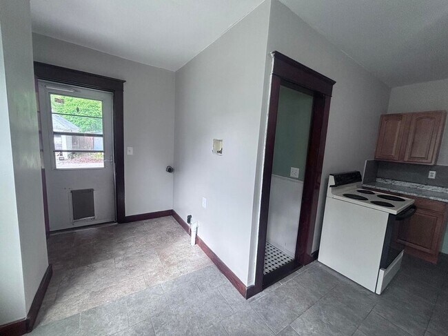 Foto del edificio - 32-34 Linnell Street, Unit #34