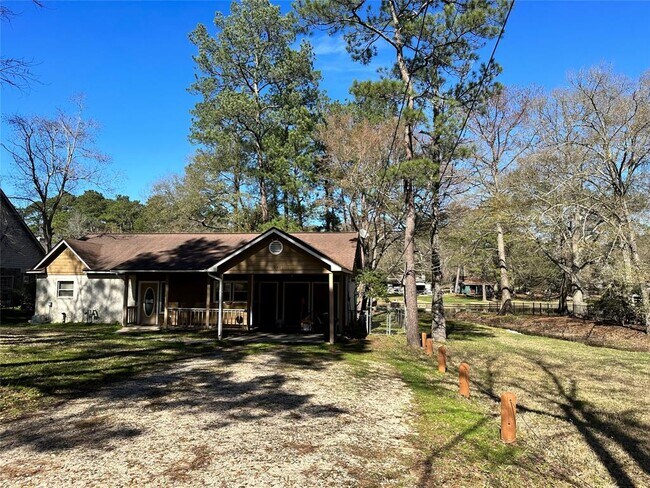 Building Photo - 13388 Southshore Dr
