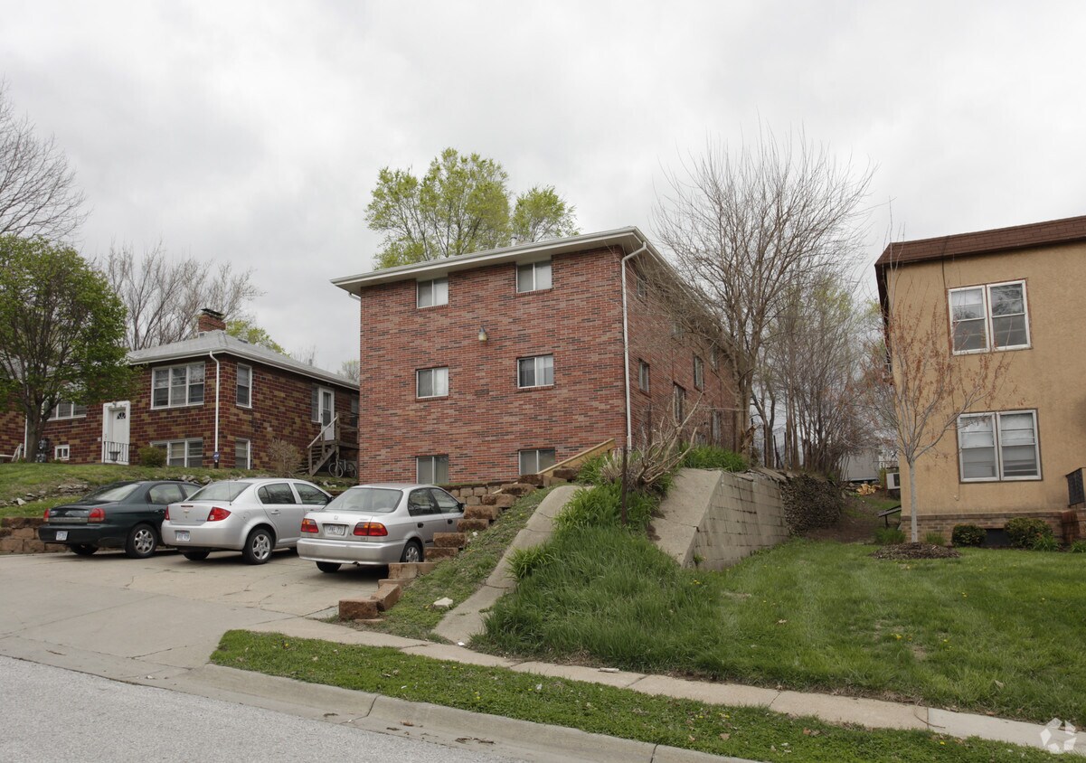 Building Photo - 4604 Cass St