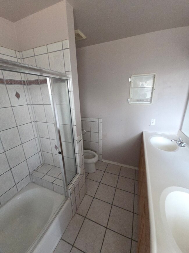 Building Photo - 10228 Belnap Pl
