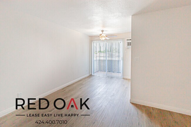 Foto del edificio - 7947 Reseda Blvd