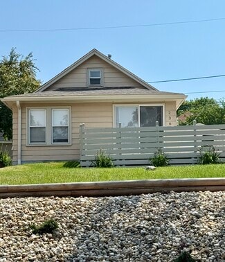 Building Photo - 236 S 78th St