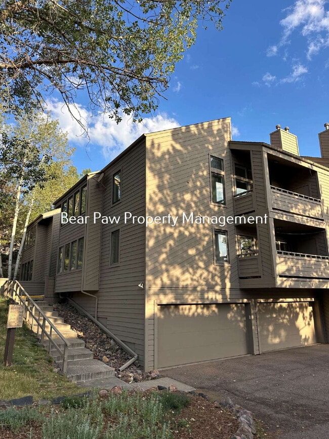 Building Photo - 23666 Pondview Pl