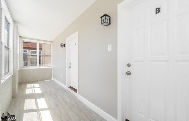 Building Photo - 155 Tichenor Ave