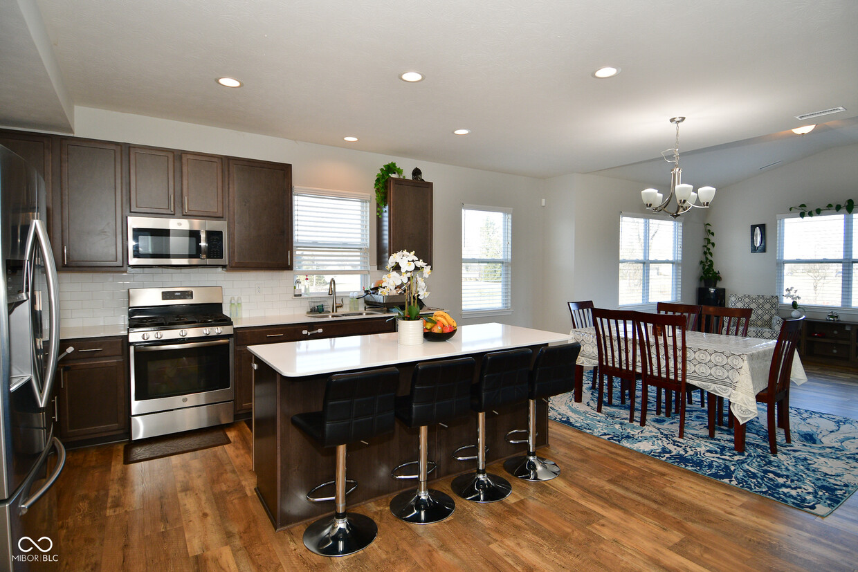 Foto del edificio - 6006 Aspen Meadow Dr