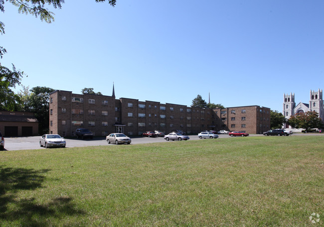 Parking Lot - Franklin House