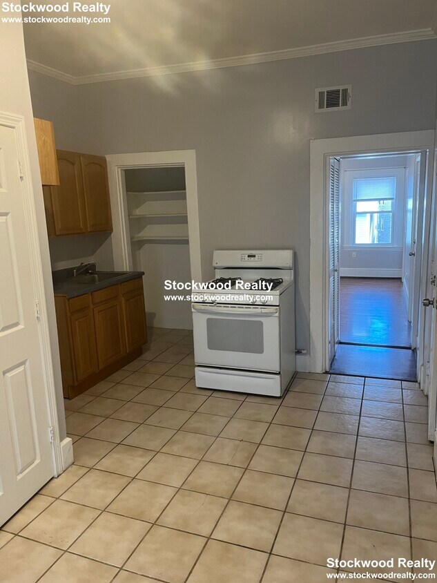 Primary Photo - 25 Woodward St