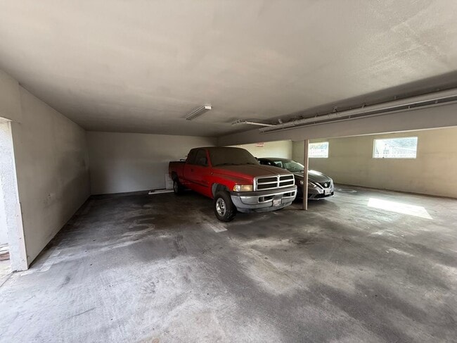 Building Photo - 400 N Hobart Blvd