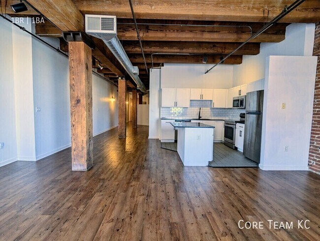 Building Photo - 204 Walnut St