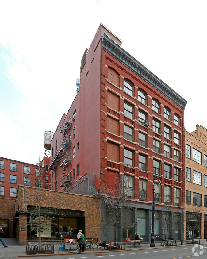 Primary Photo - 395 W Broadway