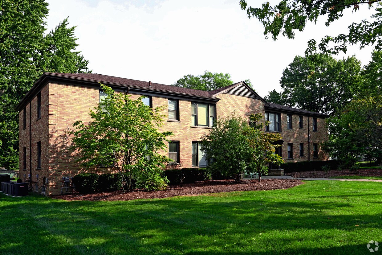 Primary Photo - 617 E Lincoln Ave
