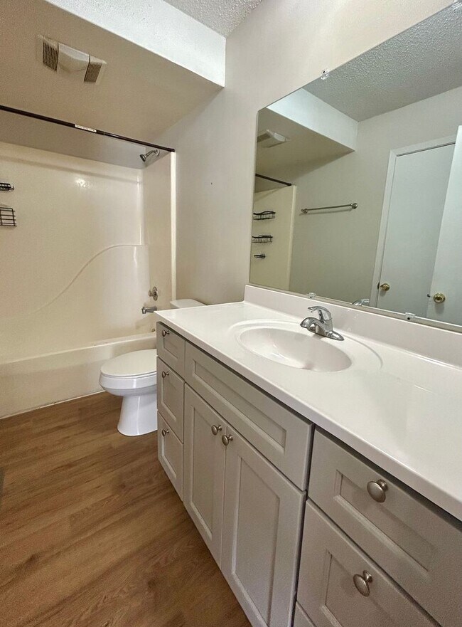 Foto del edificio - 2 bedroom/1 bath unit in West Knoxville!