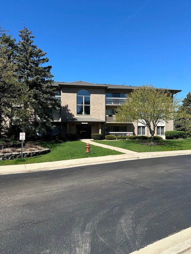1068 Ashley Ct N Unit 3A, Lockport, IL 60441 Condo for Rent in
