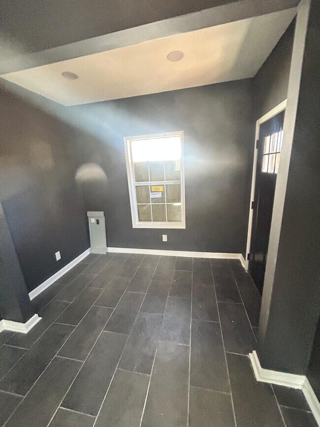 Photo - 743 David St House