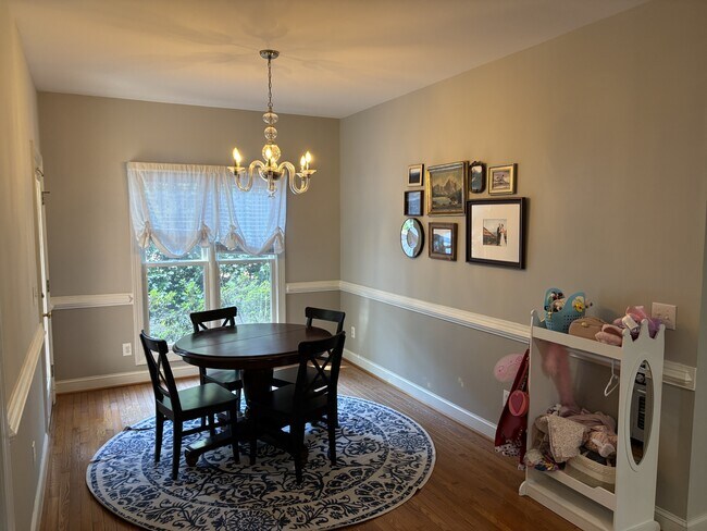 Foto del edificio - 420 Lake Forest Dr SE