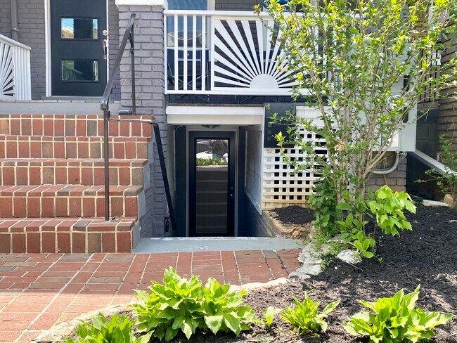 Foto del edificio - 1336 Quincy St NW