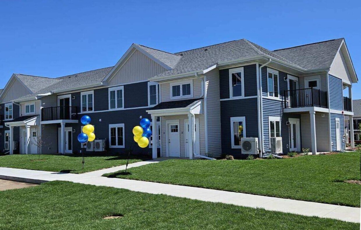 444 Roosevelt St Unit 19, Lancaster, WI 53813 Room for Rent in