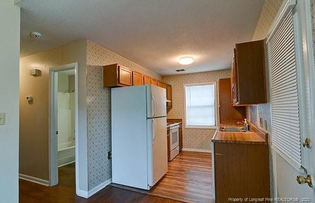 Foto del edificio - 708 Mosswood Ln
