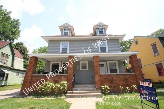 Building Photo - 102 Fuller Ave SE