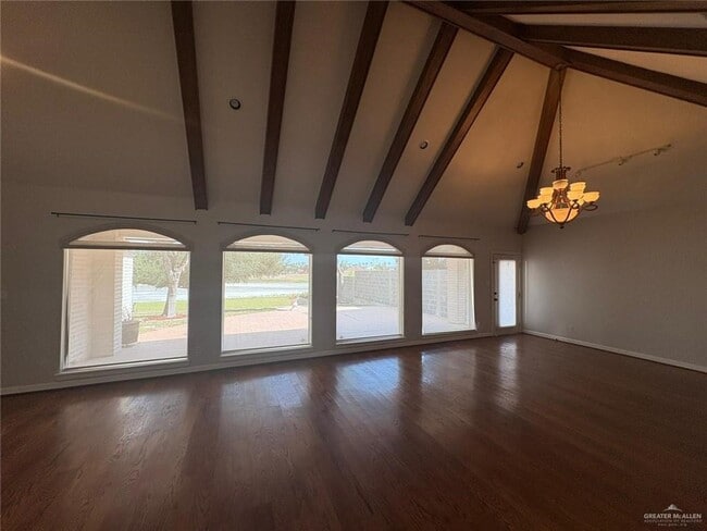 Building Photo - 15 Rio Grande Dr