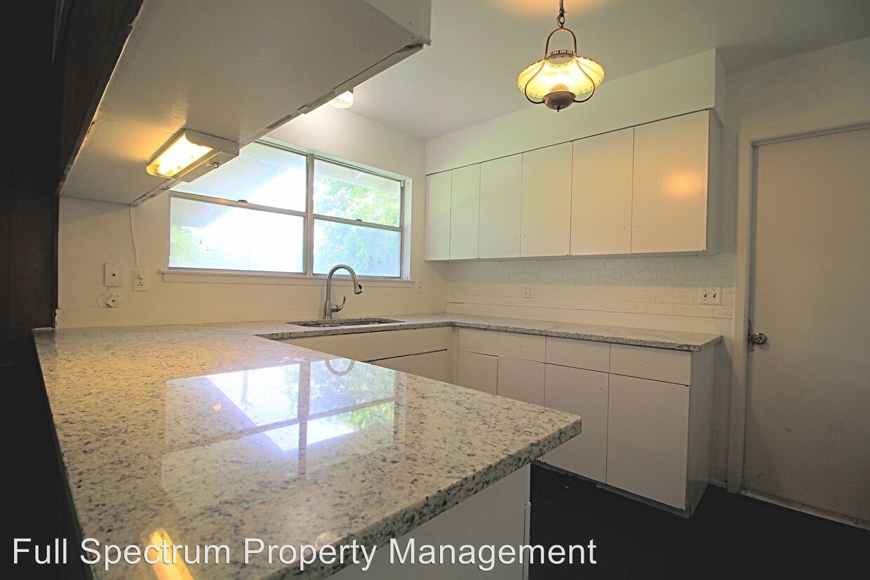 Primary Photo - 3 br, 2 bath House - 126 Paradise Valley