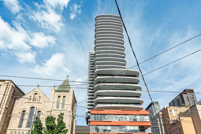 Photo du bâtiment - 292 Dundas St W