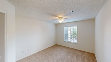 Interior Photo - Regatta Shores