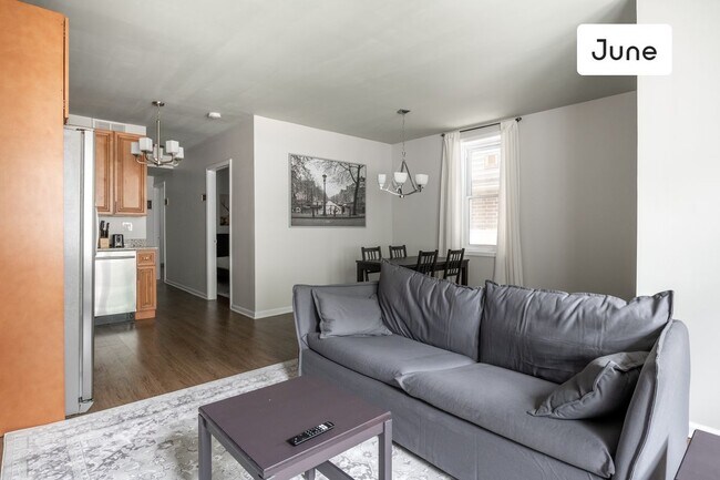 Foto del edificio - 2632 N Ashland Avenue