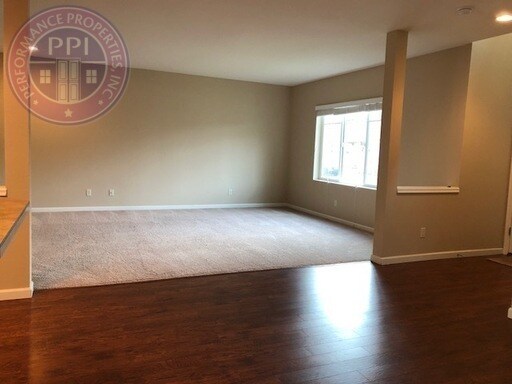 Foto del edificio - Orenco Station - Beautiful 4 Bedroom Gem! ...