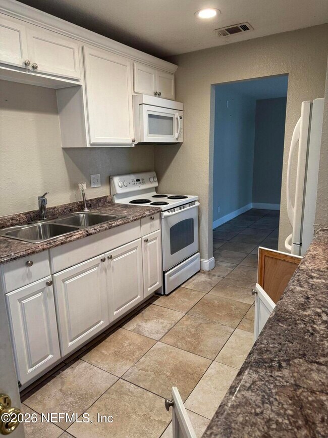 Building Photo - 3923 Harbor View Dr